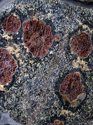 Mining garnet 2025